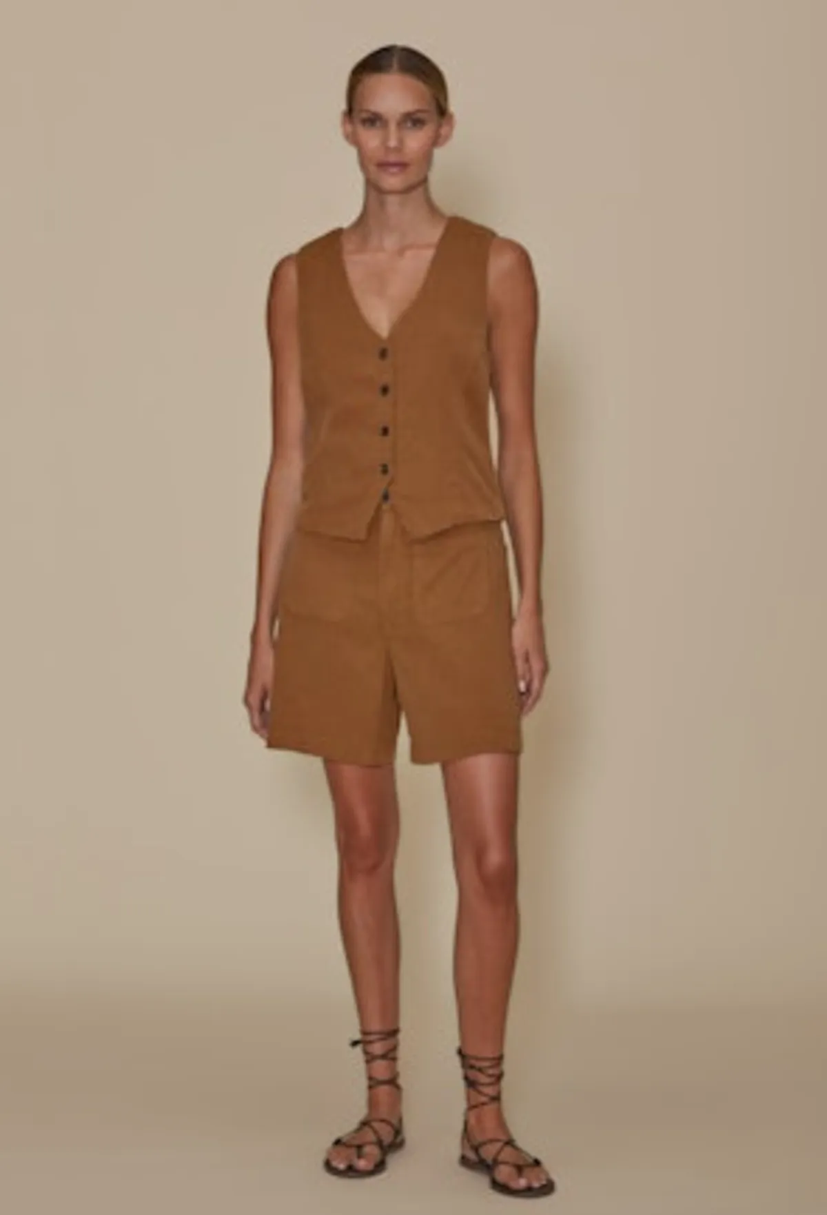 Carrie Short - Safari Tan