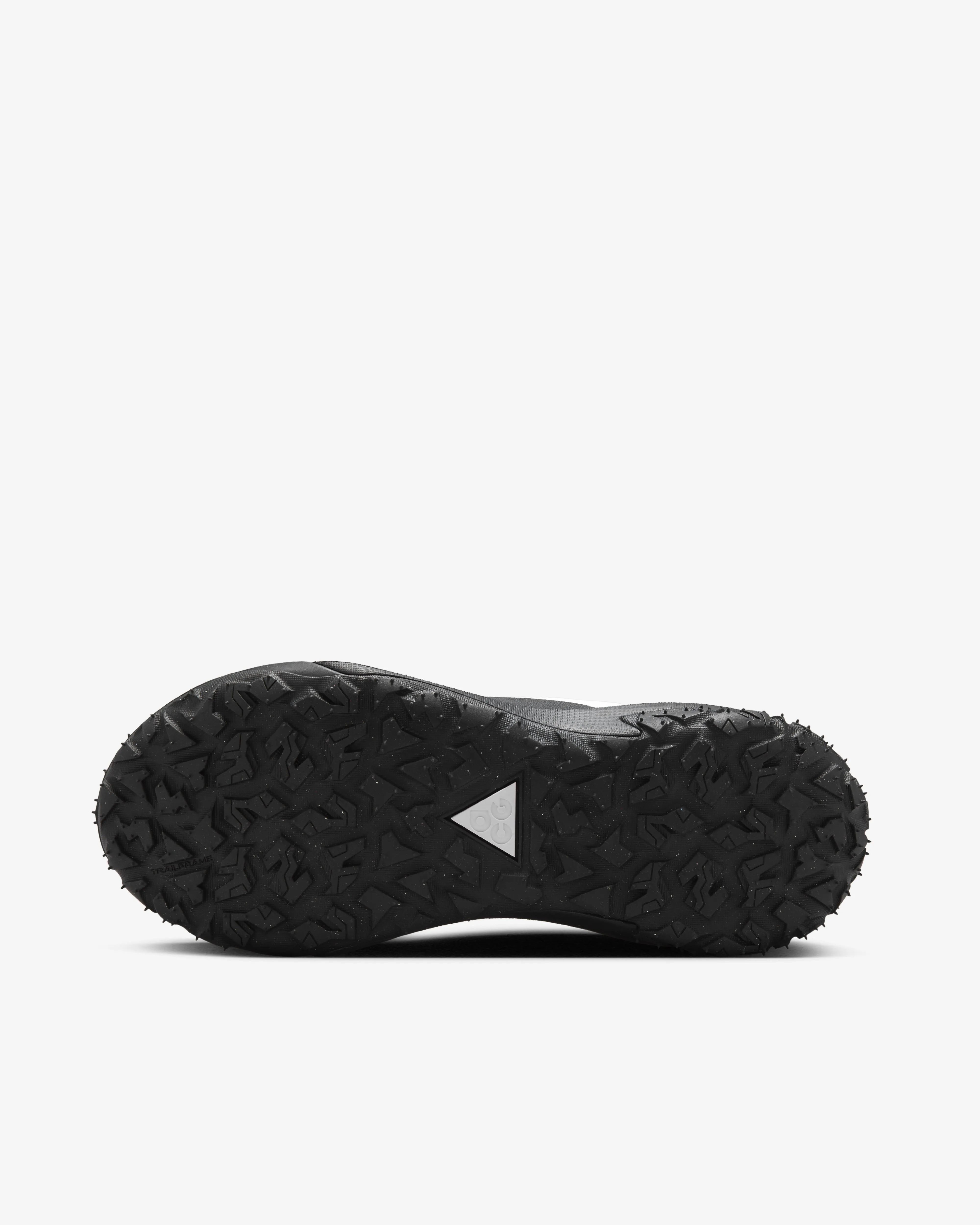 Comme Des Garons Homme Plus - Nike ACG Mountain Fly 2 Low Sneakers - (Black/White)