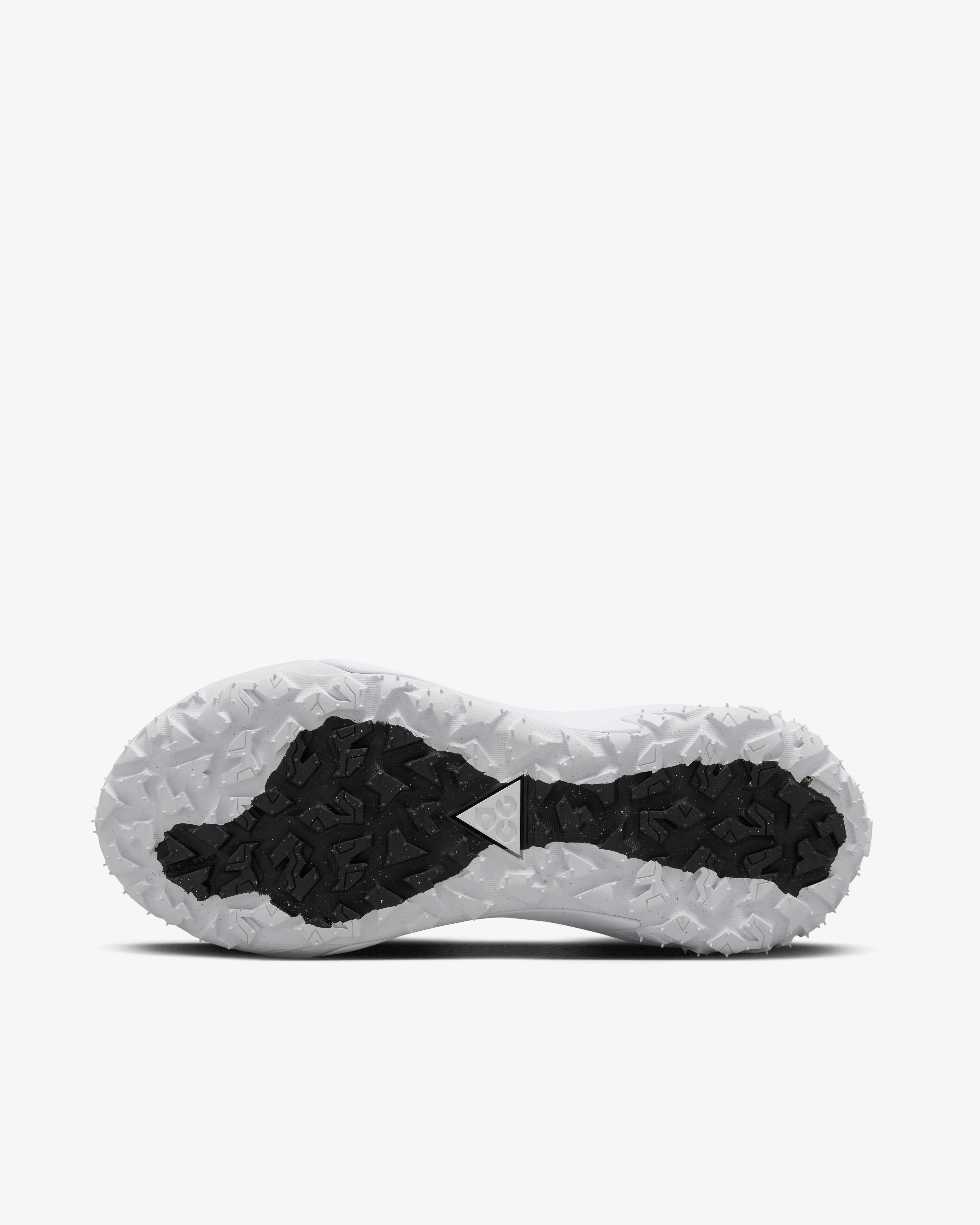 Comme Des Garons Homme Plus - Nike ACG Mountain Fly 2 Low Sneakers - (White)