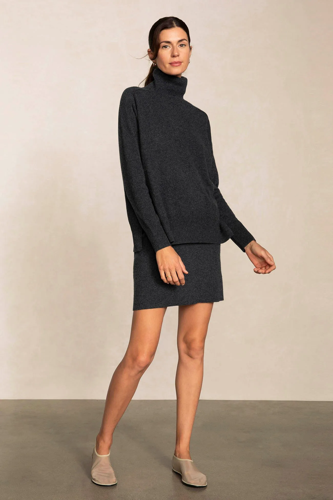 CYNDA CASHMERE TURTLENECK SWEATER