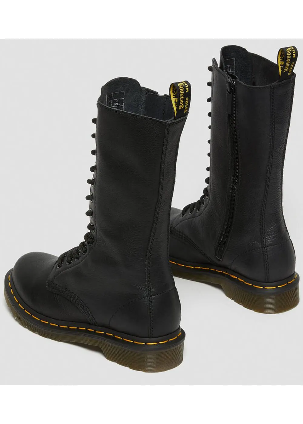 Dr. Martens 1B99 Virginia Boots Black