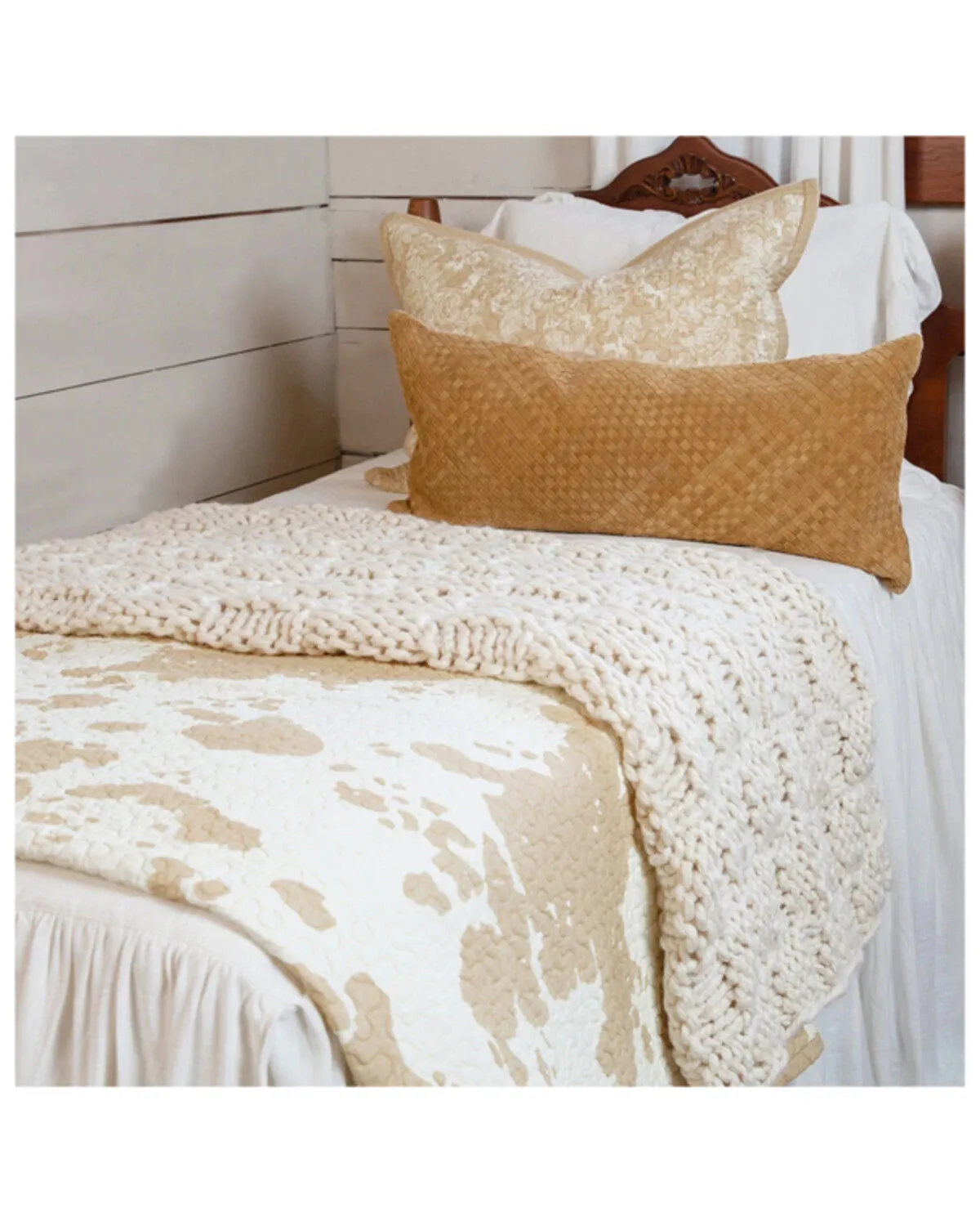 HiEnd Accents Elsa Light Tan Cowhide Reversible 3-Piece Full/Queen Quilt Set