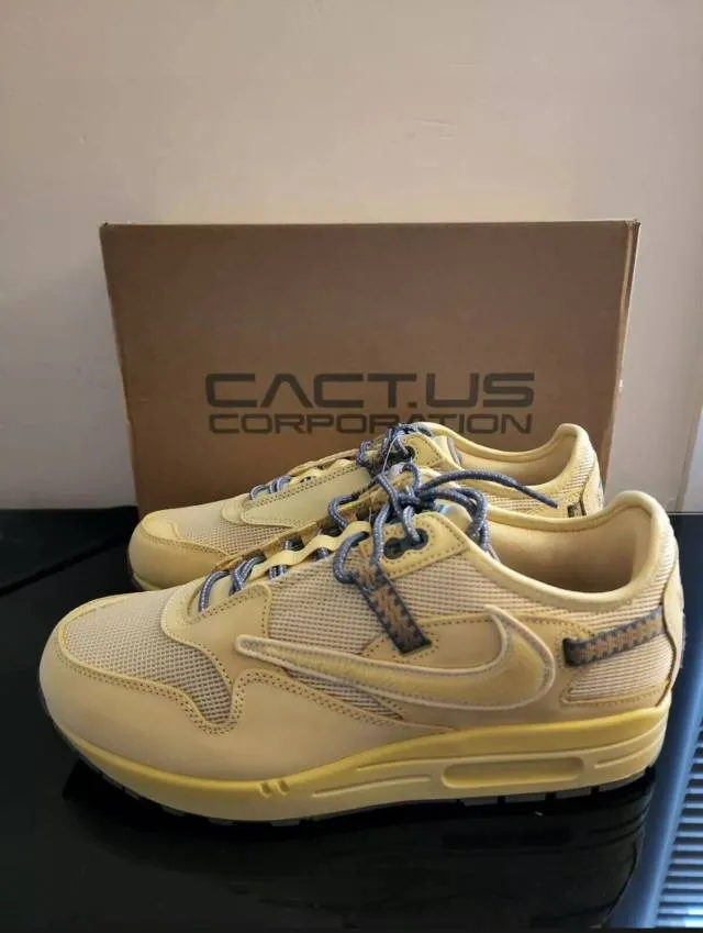 Nike Air Max 1 x Travis Scott Cactus Jack 12 Saturn Gold...