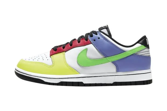 Nike Dunk Low WMNS Green Strike