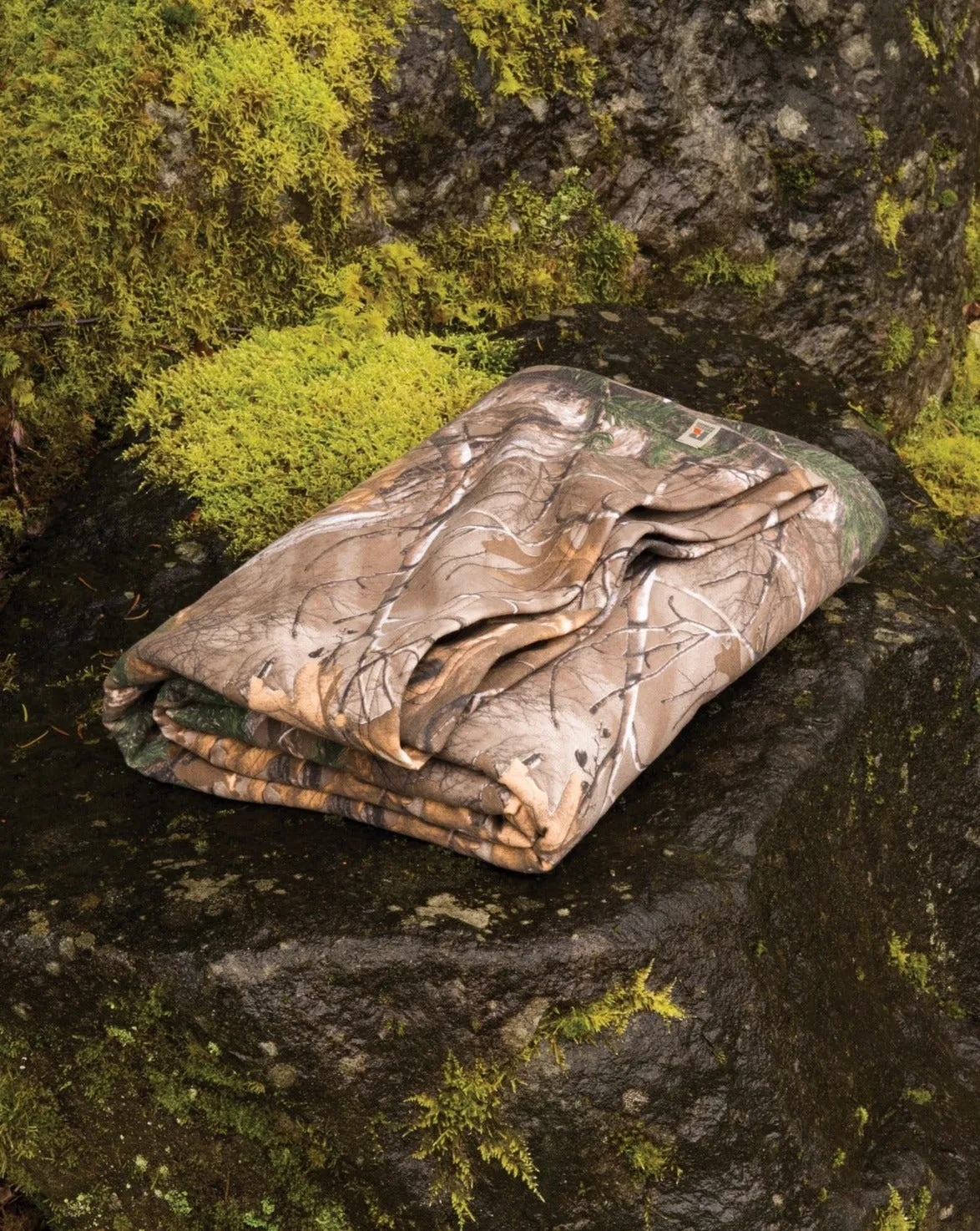 Russell Outdoors Realtree Blanket. RO78BL