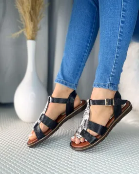 Timeless Chic Three-Strap Flat Sandals with Central Elegance