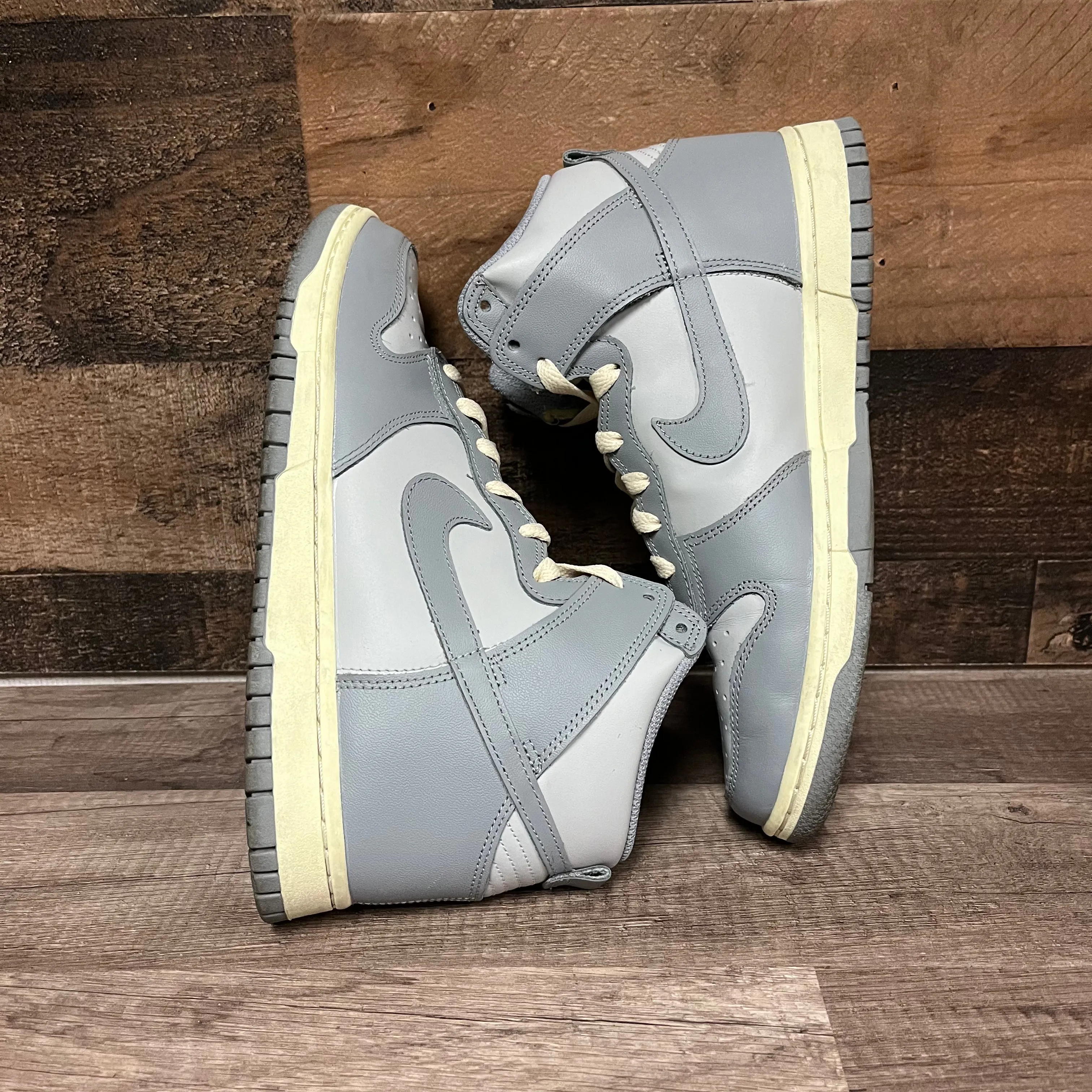 WMNS Nike Dunk High Aged Grey