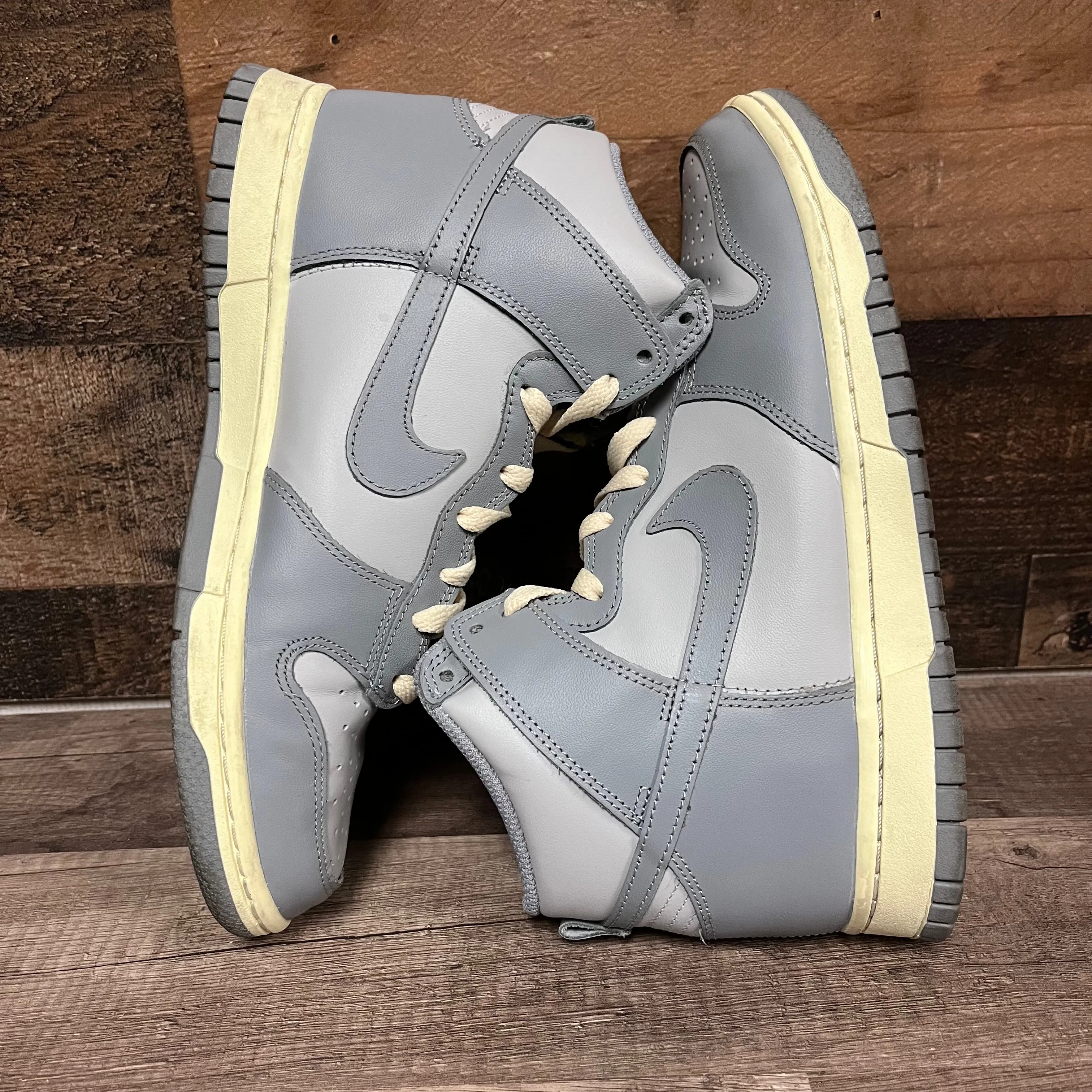 WMNS Nike Dunk High Aged Grey